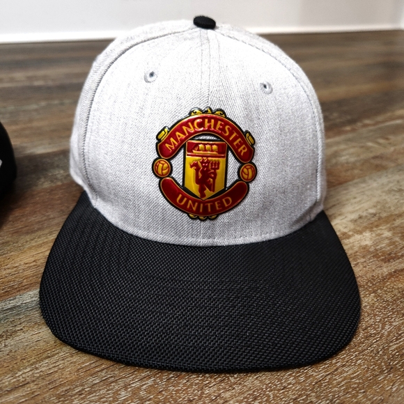 Manchester United 2 New Era Black Cap Strap Back & Black Grey Snap Back - Picture 2 of 16
